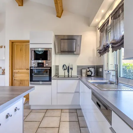 Les Bois Flottes Apartment Poussan