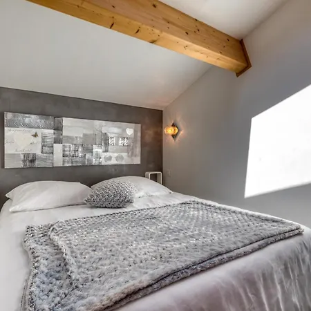 Les Bois Flottes Apartment *