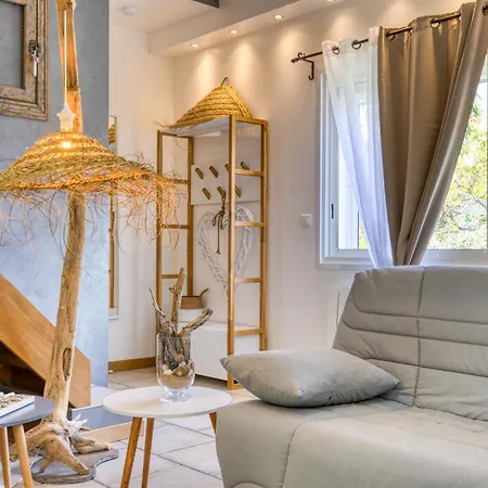 Les Bois Flottes Apartment