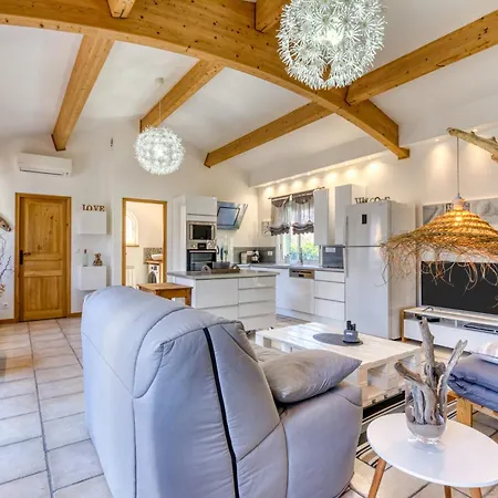 Apartment Les Bois Flottes